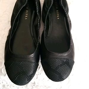 Judith Ripka ballet flats
